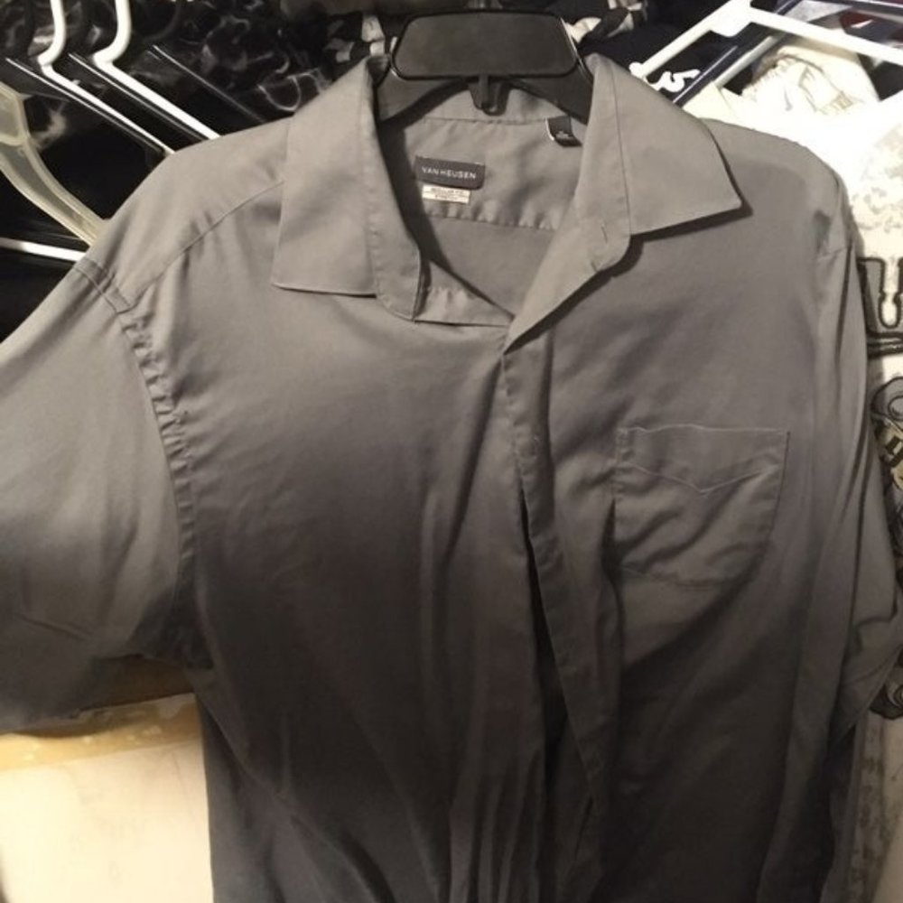 Van Heusen Sz 17 grey/silver button up